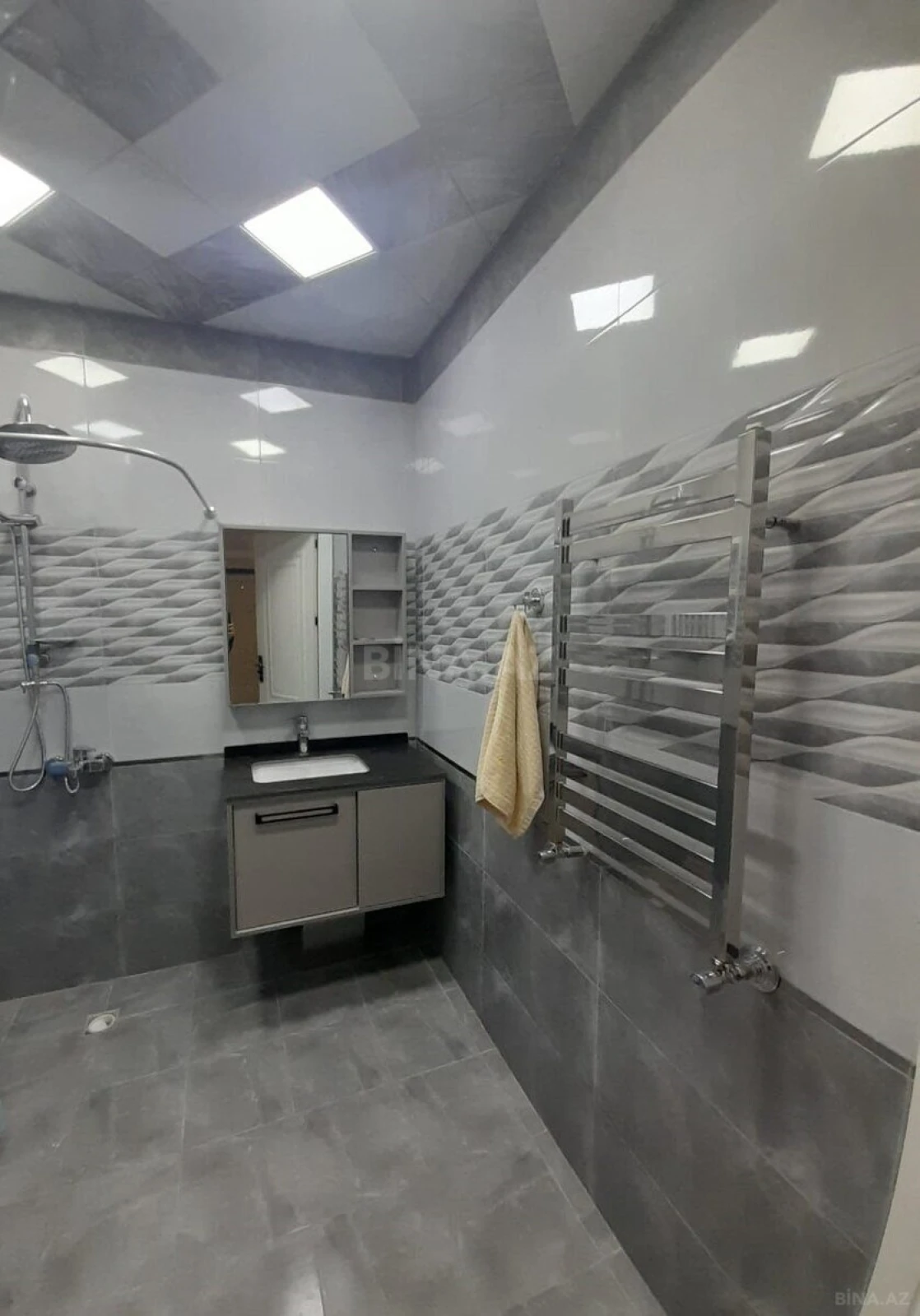 Kirayə verilir 3 otaqlı mənzil 140 m²