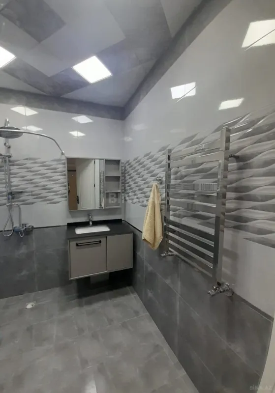 Kirayə verilir 3 otaqlı mənzil 140 m²