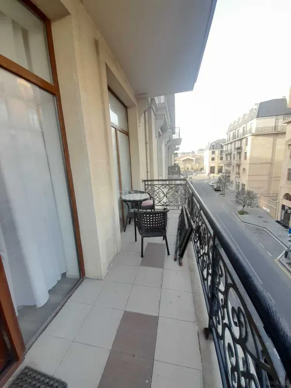 Kirayə verilir 3 otaqlı mənzil 140 m²