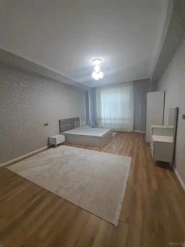 Kirayə verilir 3 otaqlı mənzil 140 m²