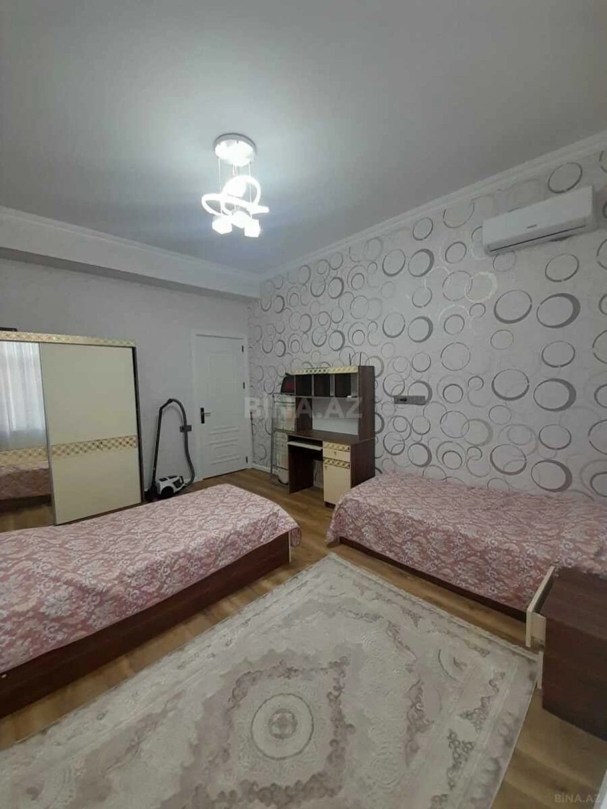 Kirayə verilir 3 otaqlı mənzil 140 m²