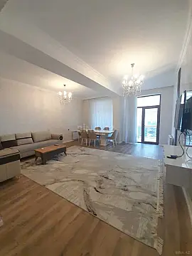 Kirayə verilir 3 otaqlı mənzil 140 m²