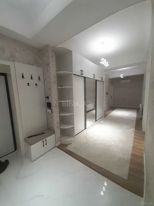 Kirayə verilir 3 otaqlı mənzil 140 m²