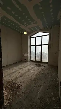 Satılır 4 otaqlı mənzil 135 m²