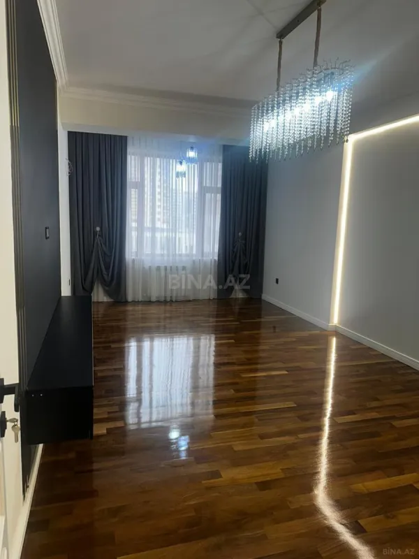 Satılır 3 otaqlı mənzil 101 m²