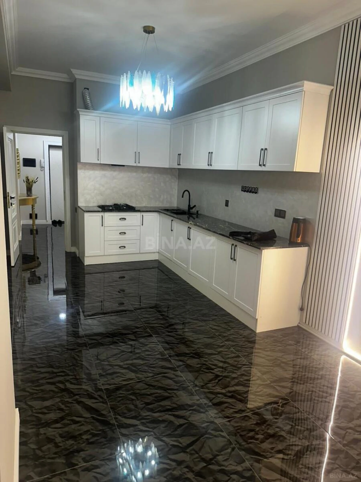 Satılır 3 otaqlı mənzil 101 m²