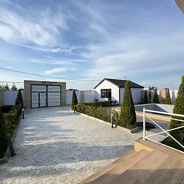Satılır 6 otaqlı həyət evi 350 m²