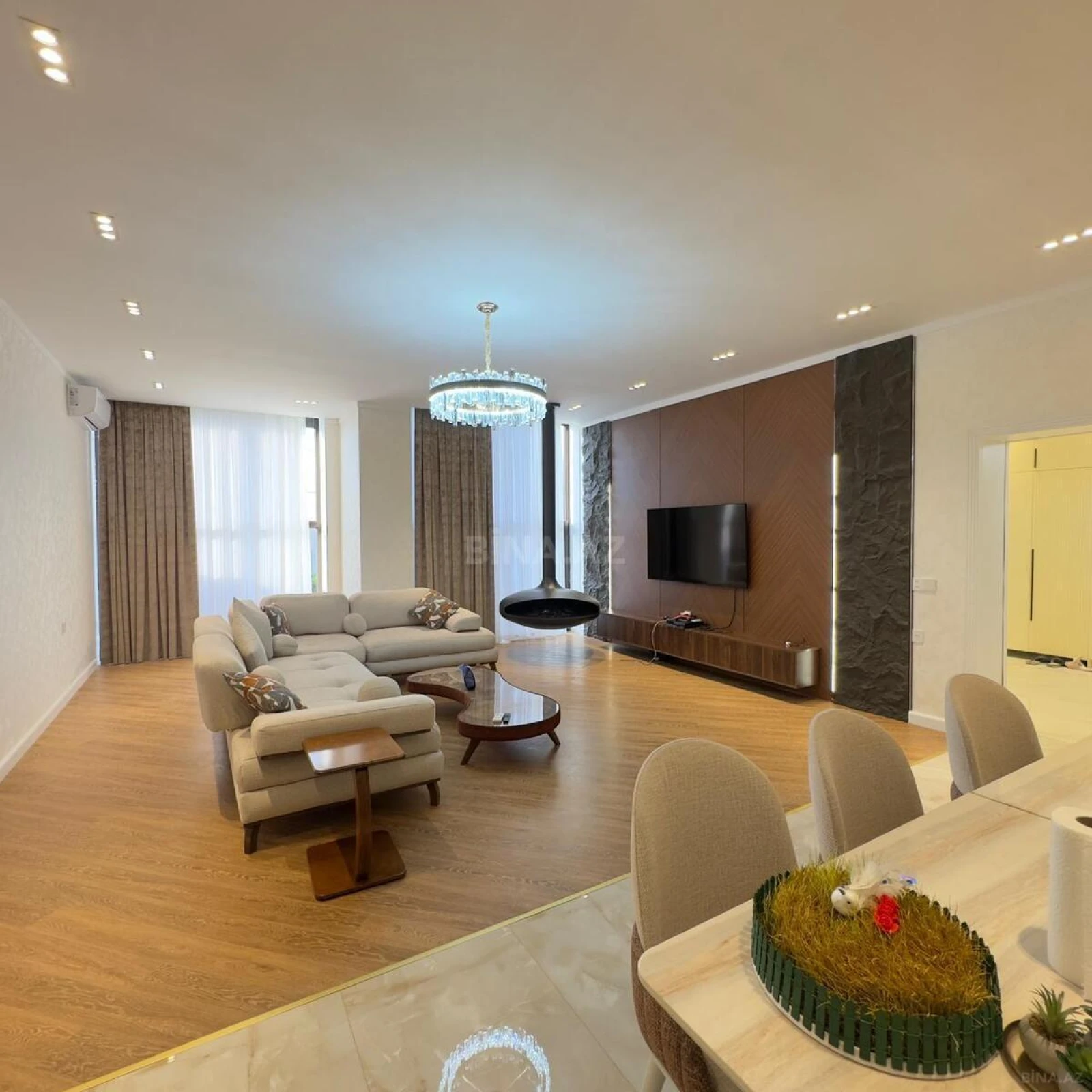 Satılır 6 otaqlı həyət evi 350 m²