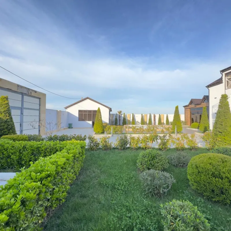 Satılır 6 otaqlı həyət evi 350 m²