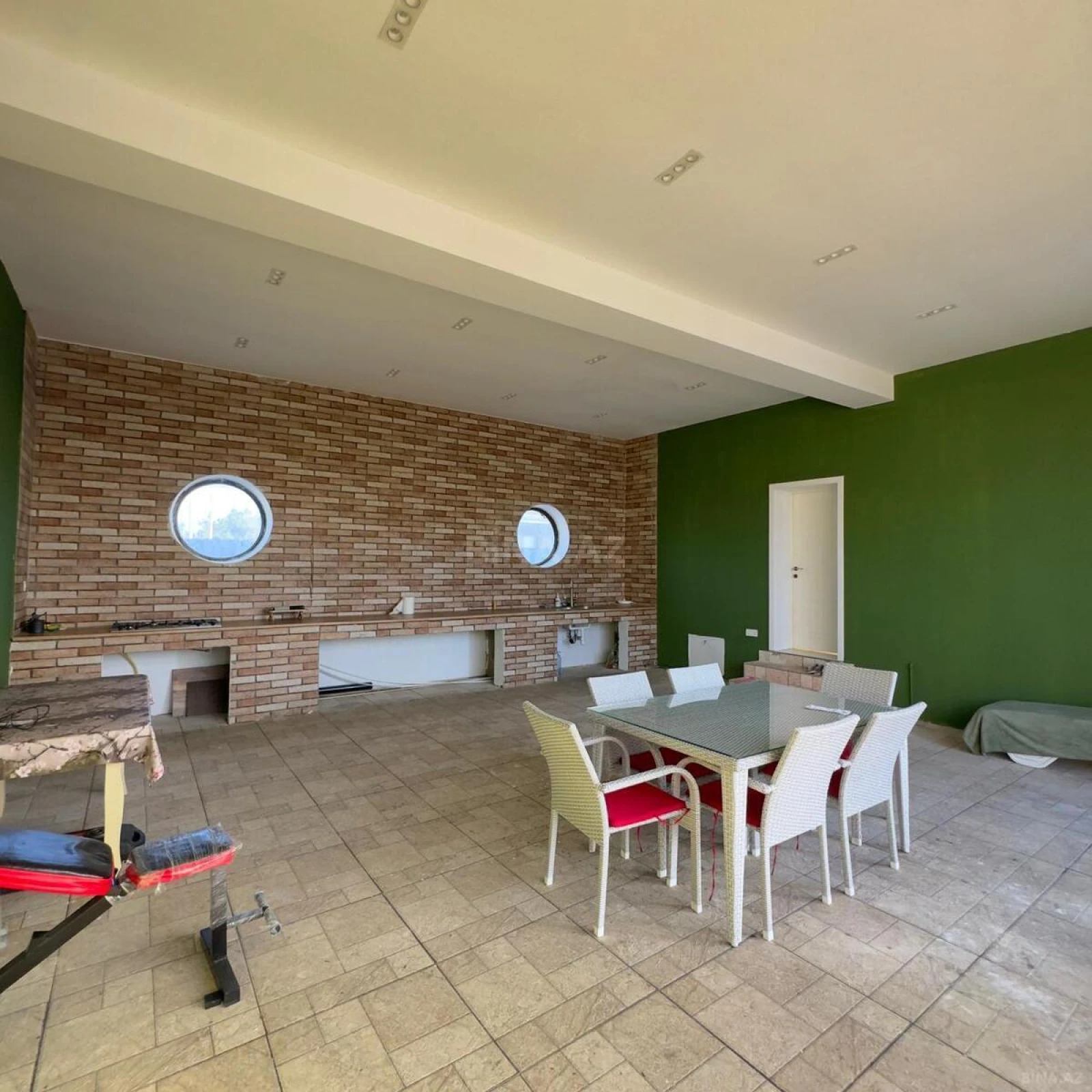 Satılır 6 otaqlı həyət evi 350 m²