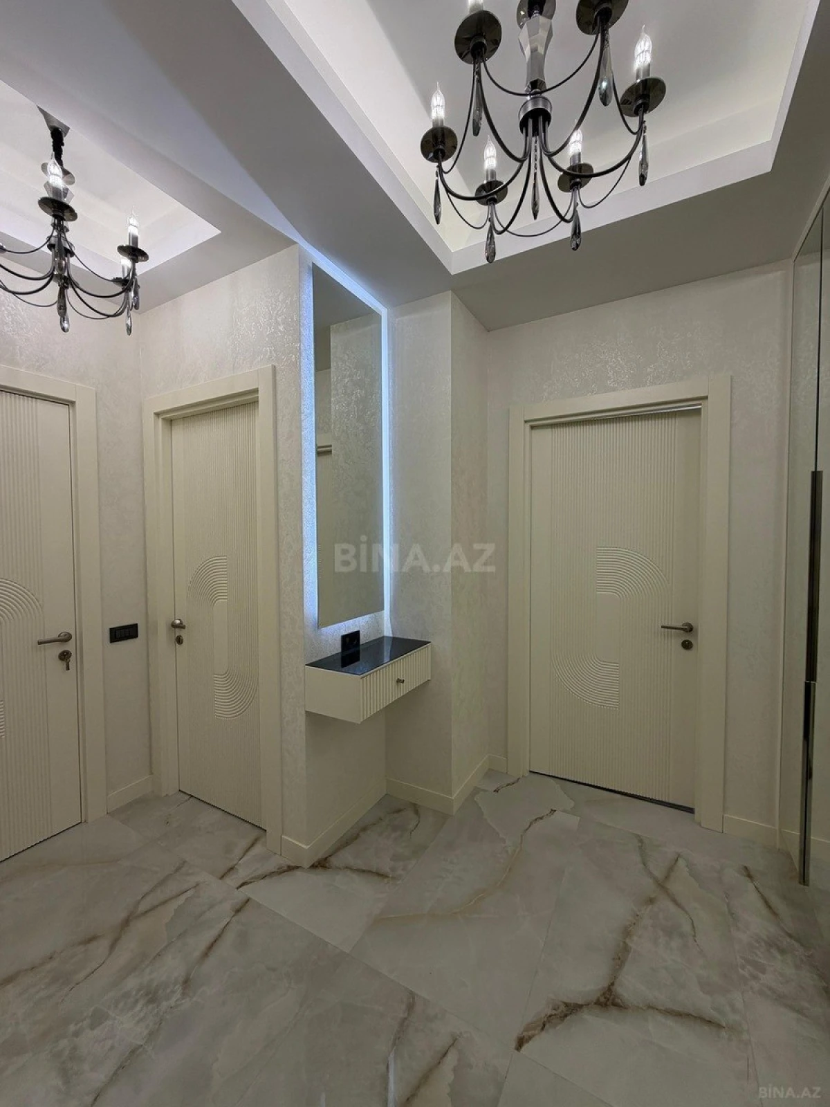 Kirayə verilir 2 otaqlı mənzil 80 m²