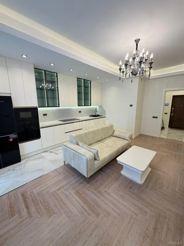 Kirayə verilir 2 otaqlı mənzil 80 m²