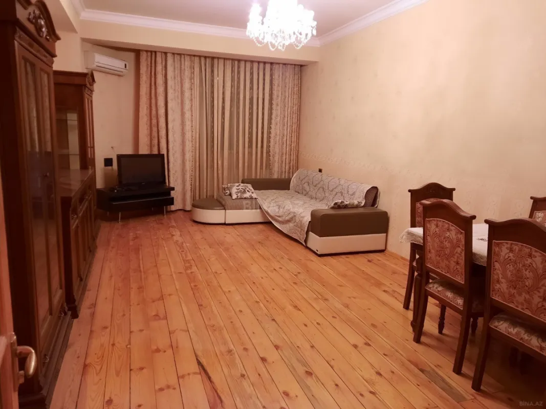 Satılır 2 otaqlı mənzil 105 m²