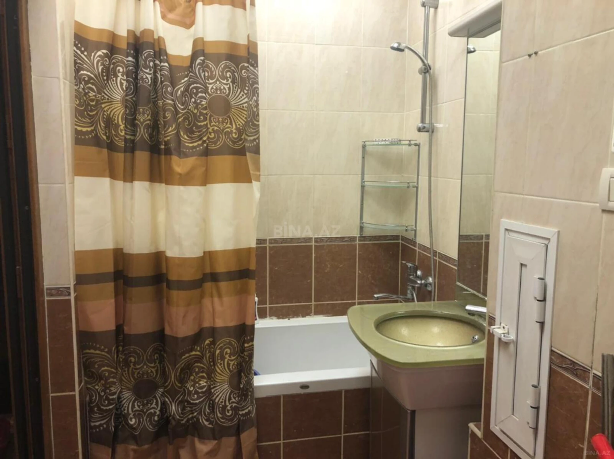 Satılır 2 otaqlı mənzil 105 m²