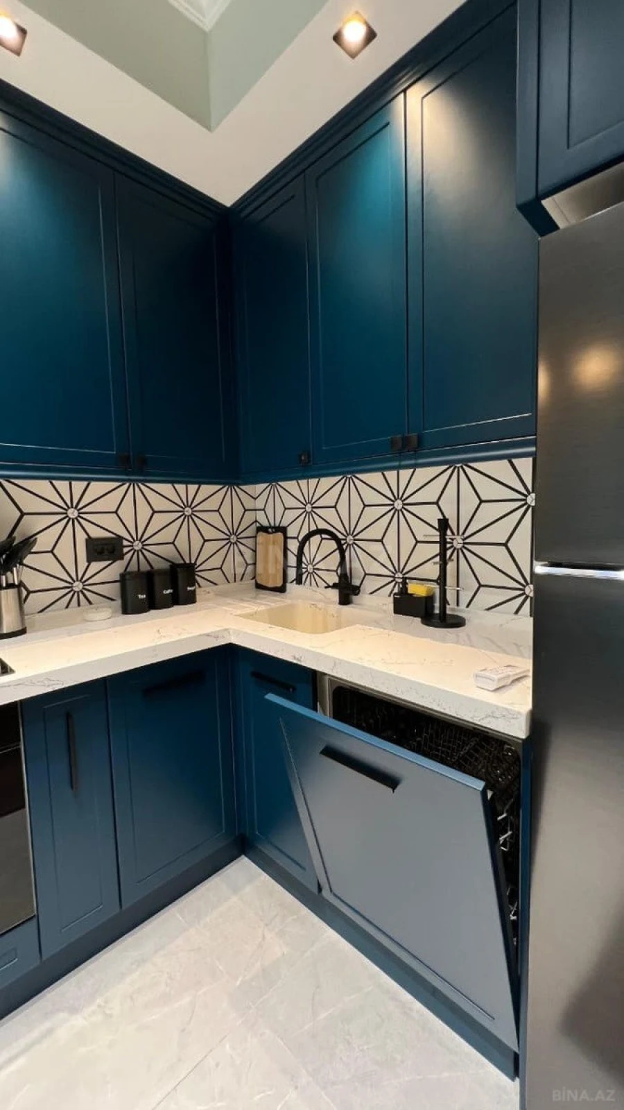 Kirayə verilir 2 otaqlı mənzil 55 m²