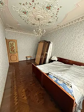 Satılır 4 otaqlı mənzil 120 m²