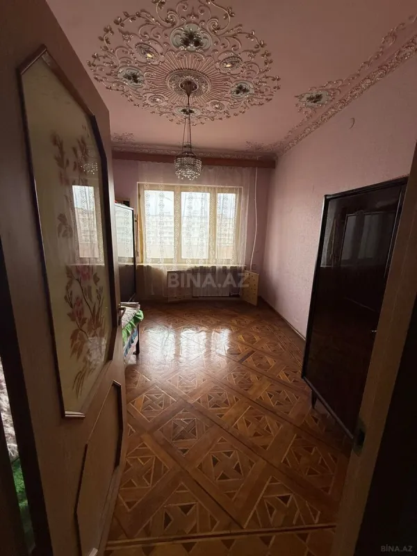 Satılır 4 otaqlı mənzil 120 m²