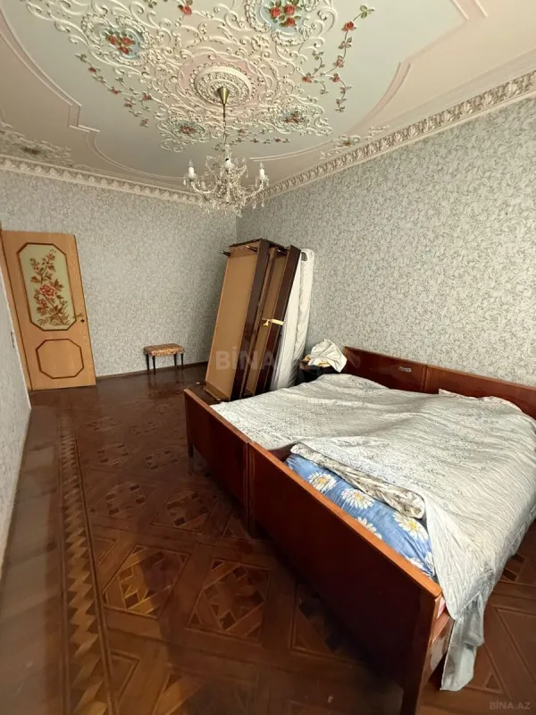 Satılır 4 otaqlı mənzil 120 m²