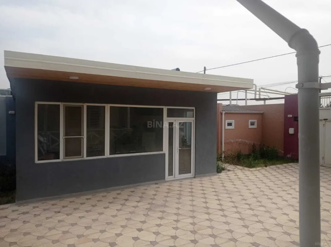 Satılır 8 otaqlı həyət evi 105 m²