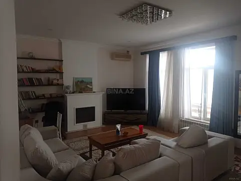 Satılır 8 otaqlı həyət evi 105 m²