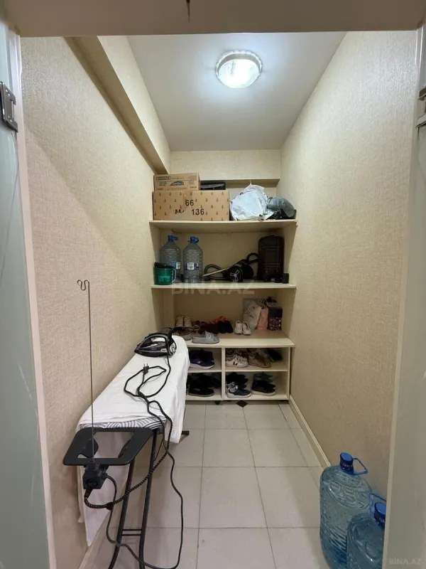 Satılır 3 otaqlı mənzil 145 m²