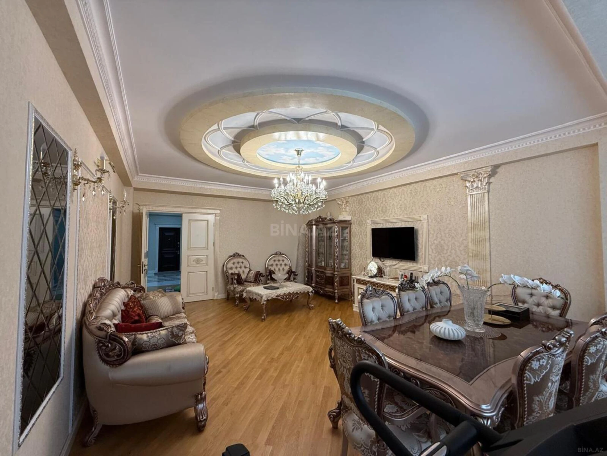 Satılır 3 otaqlı mənzil 145 m²