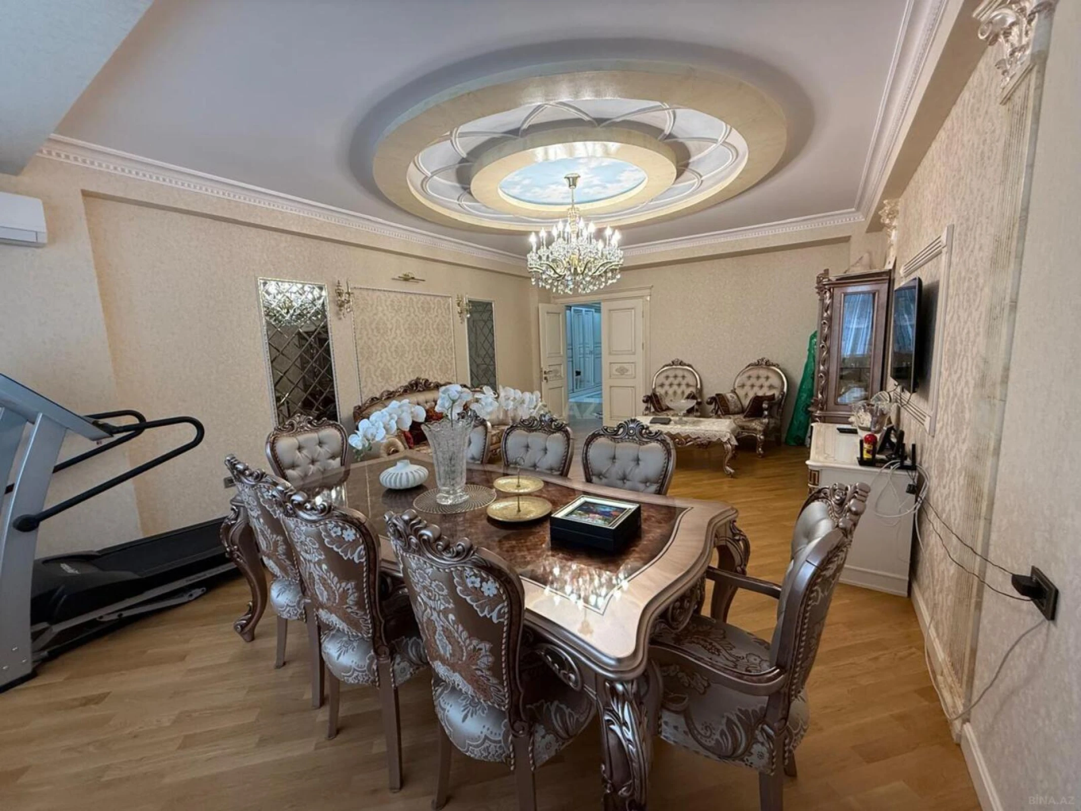 Satılır 3 otaqlı mənzil 145 m²