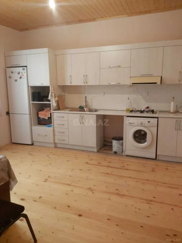 Satılır 6 otaqlı həyət evi 200 m²