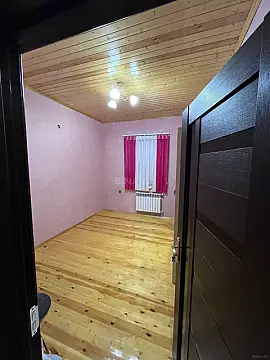 Satılır 6 otaqlı həyət evi 200 m²