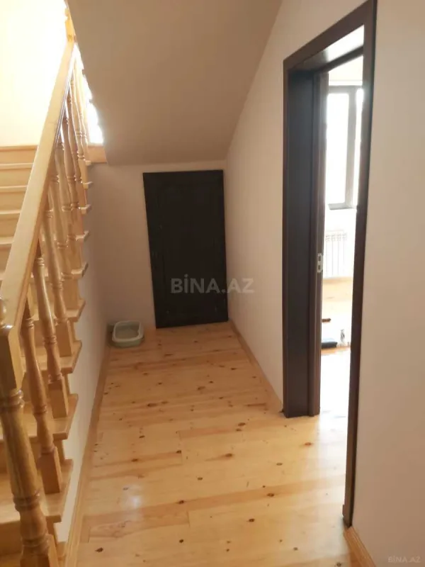 Satılır 6 otaqlı həyət evi 200 m²