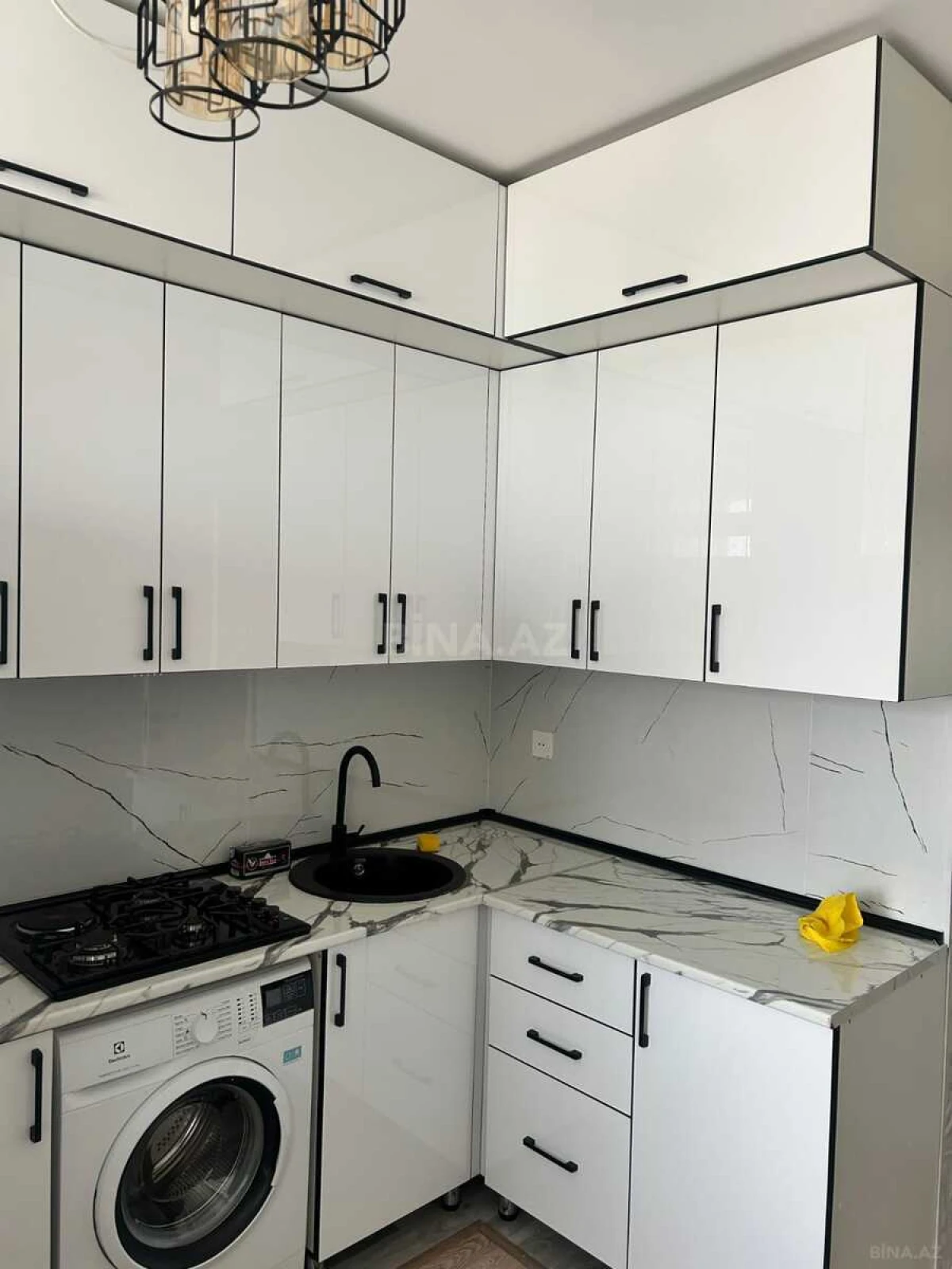 Kirayə verilir 2 otaqlı mənzil 80 m²