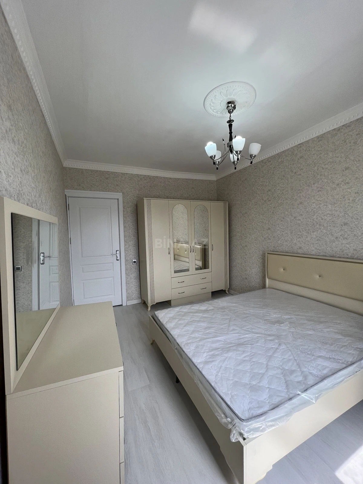 Kirayə verilir 2 otaqlı mənzil 50 m²