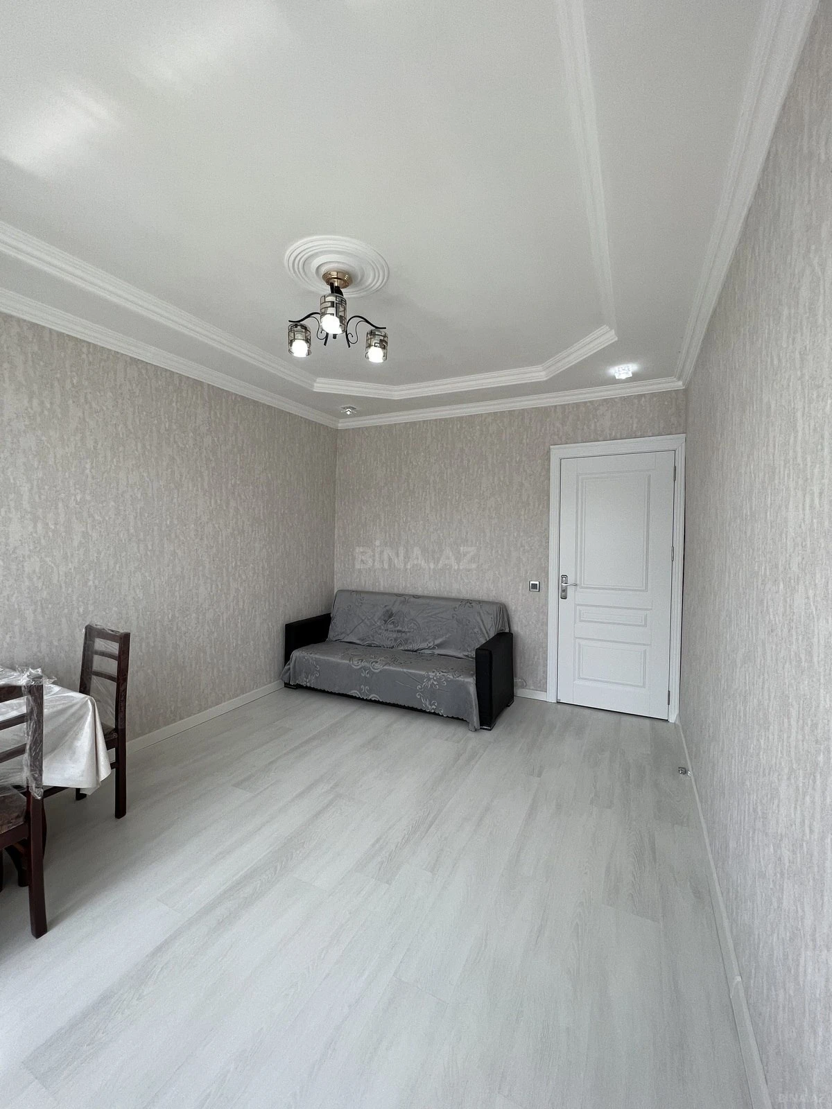 Kirayə verilir 2 otaqlı mənzil 50 m²