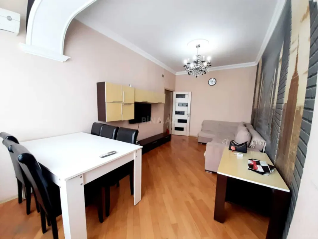 Kirayə verilir 2 otaqlı mənzil 70 m²