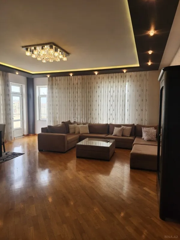 Kirayə verilir 3 otaqlı mənzil 150 m²