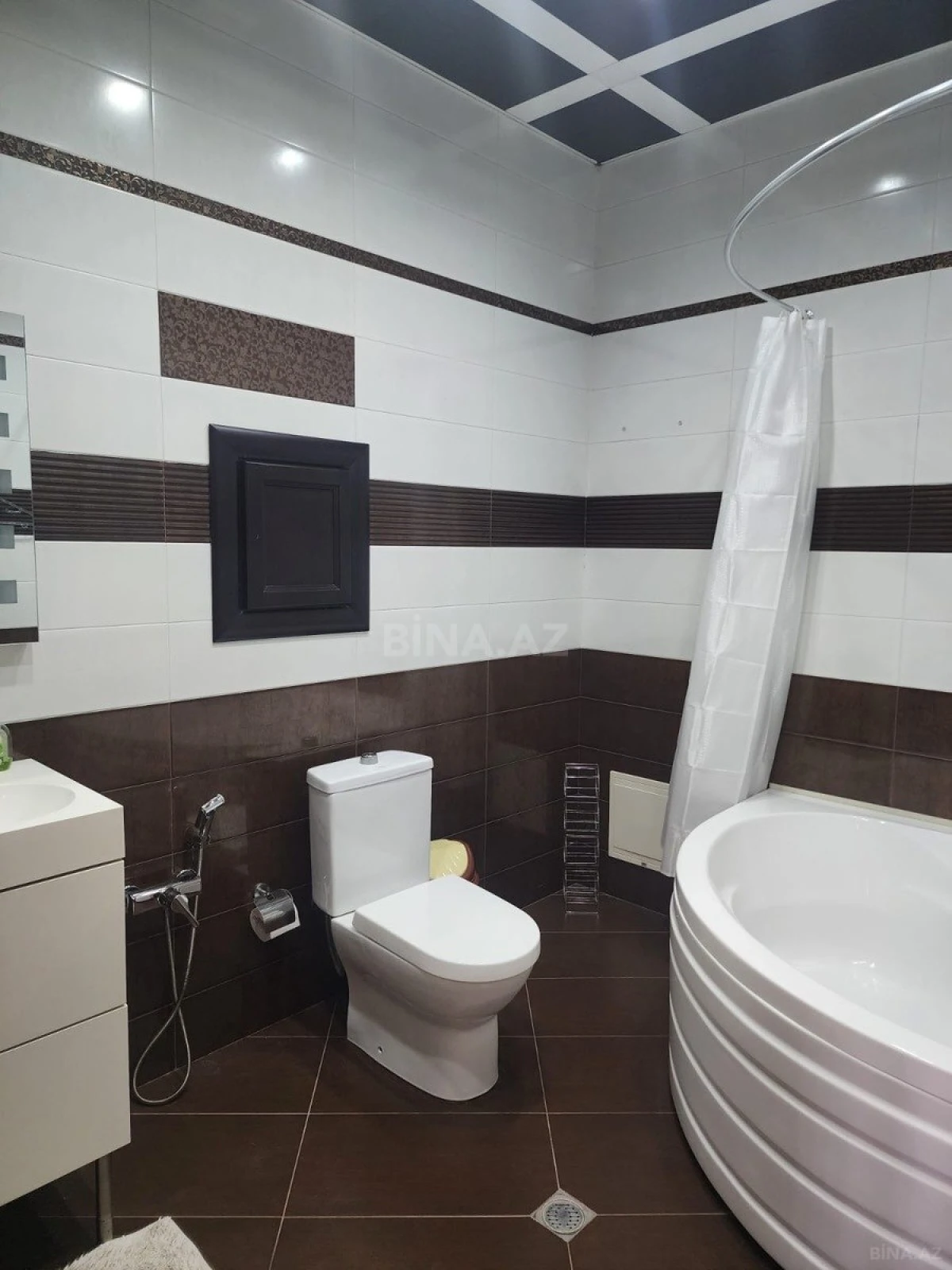 Kirayə verilir 3 otaqlı mənzil 150 m²