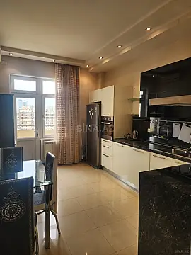 Kirayə verilir 3 otaqlı mənzil 150 m²