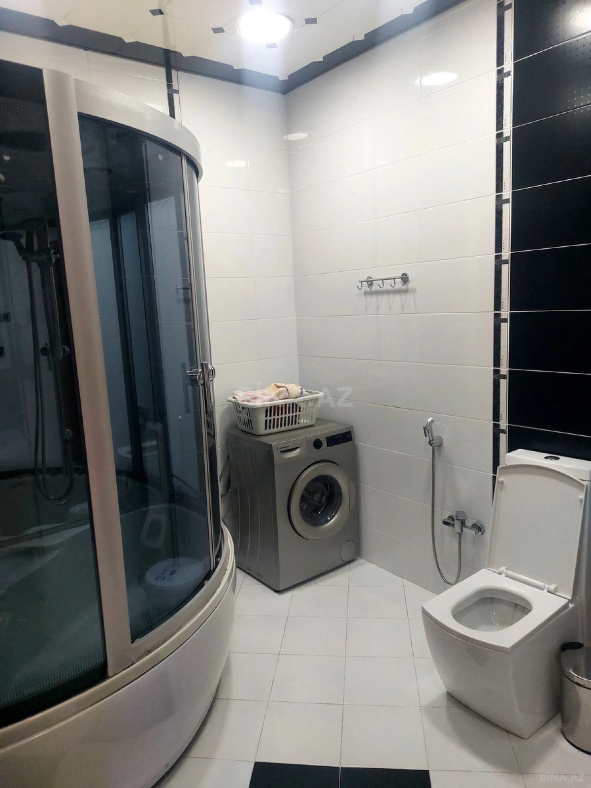Satılır 3 otaqlı mənzil 178 m²