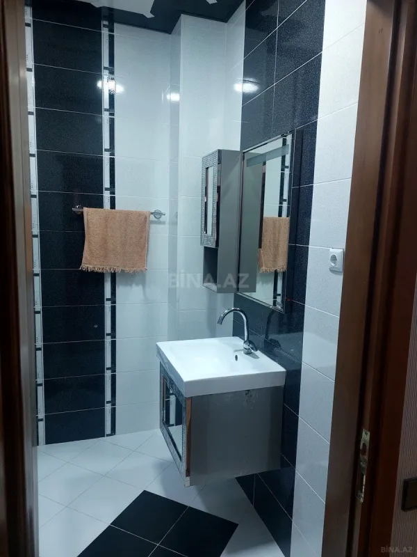 Satılır 3 otaqlı mənzil 178 m²