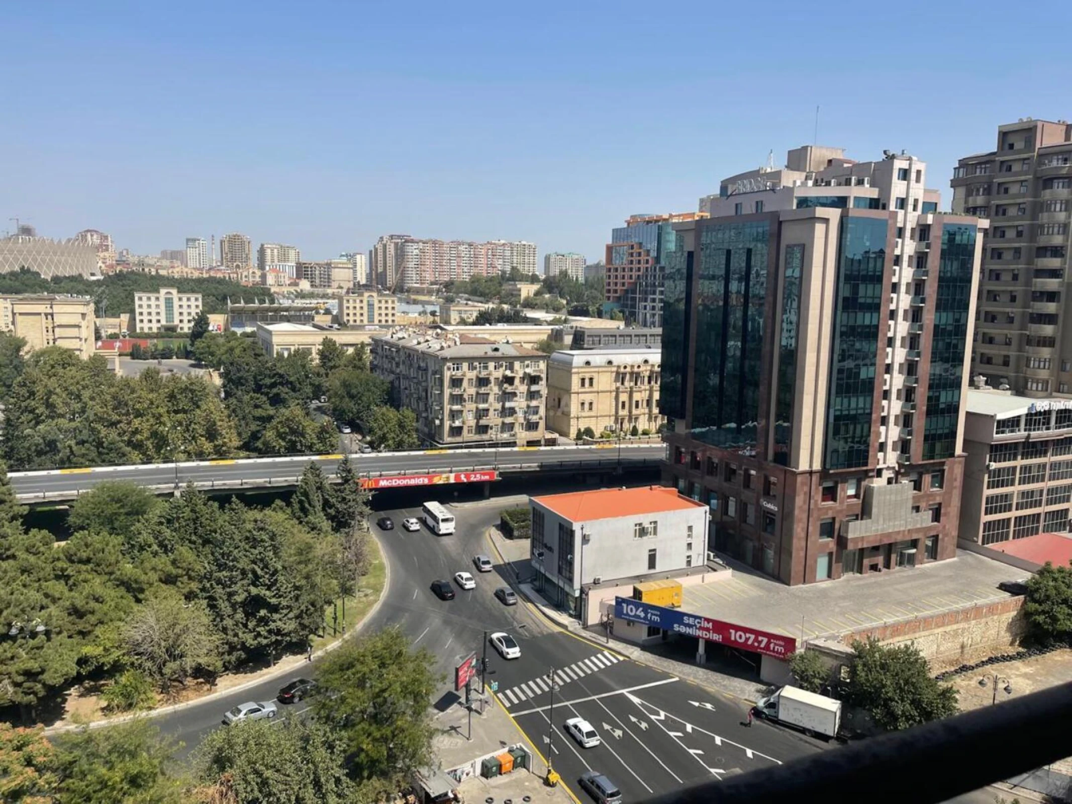 Satılır 3 otaqlı mənzil 103 m²