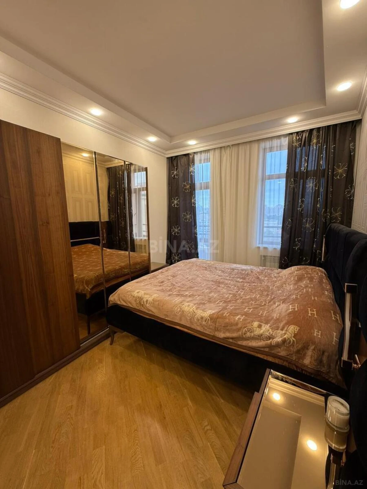 Satılır 3 otaqlı mənzil 103 m²
