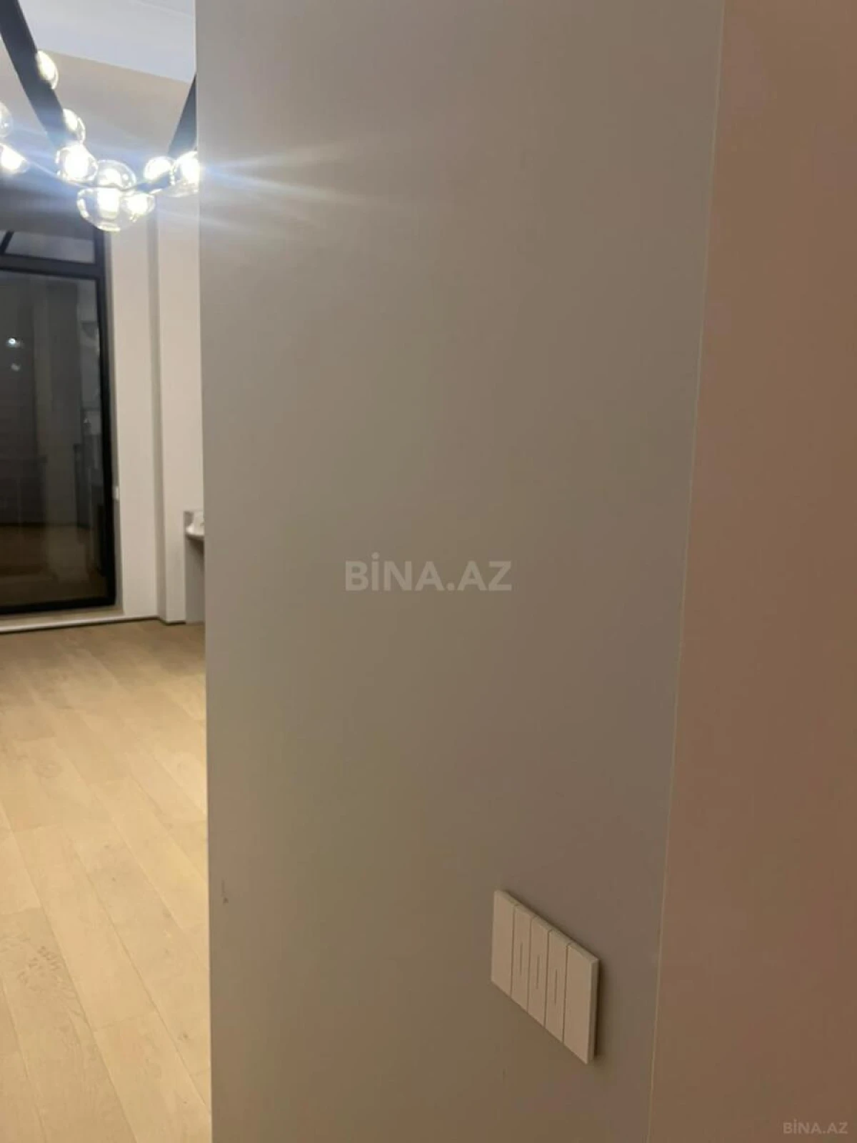 Satılır 3 otaqlı mənzil 102 m²