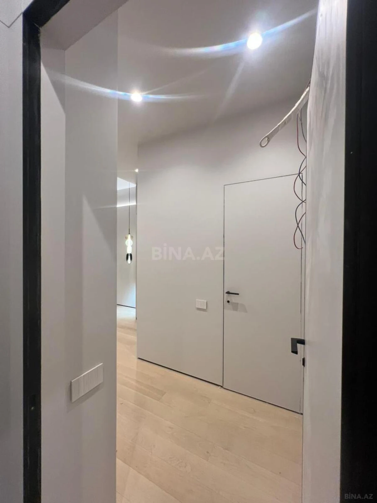 Satılır 3 otaqlı mənzil 102 m²