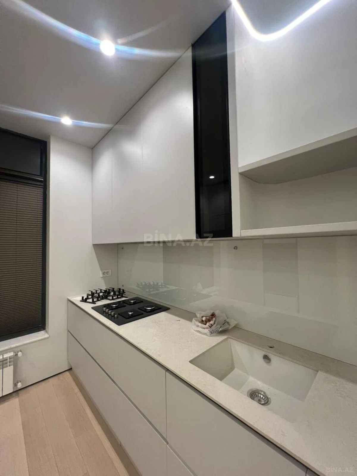 Satılır 3 otaqlı mənzil 102 m²