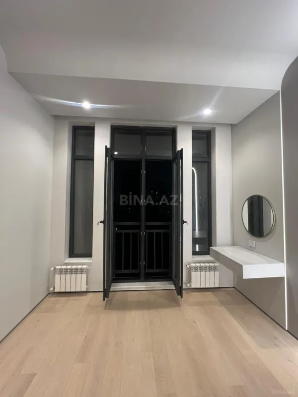 Satılır 3 otaqlı mənzil 102 m²