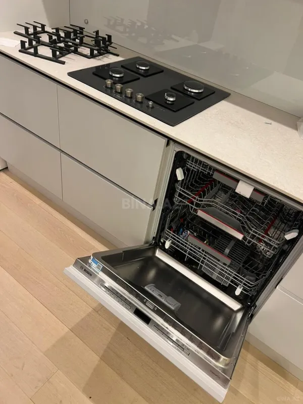 Satılır 3 otaqlı mənzil 102 m²