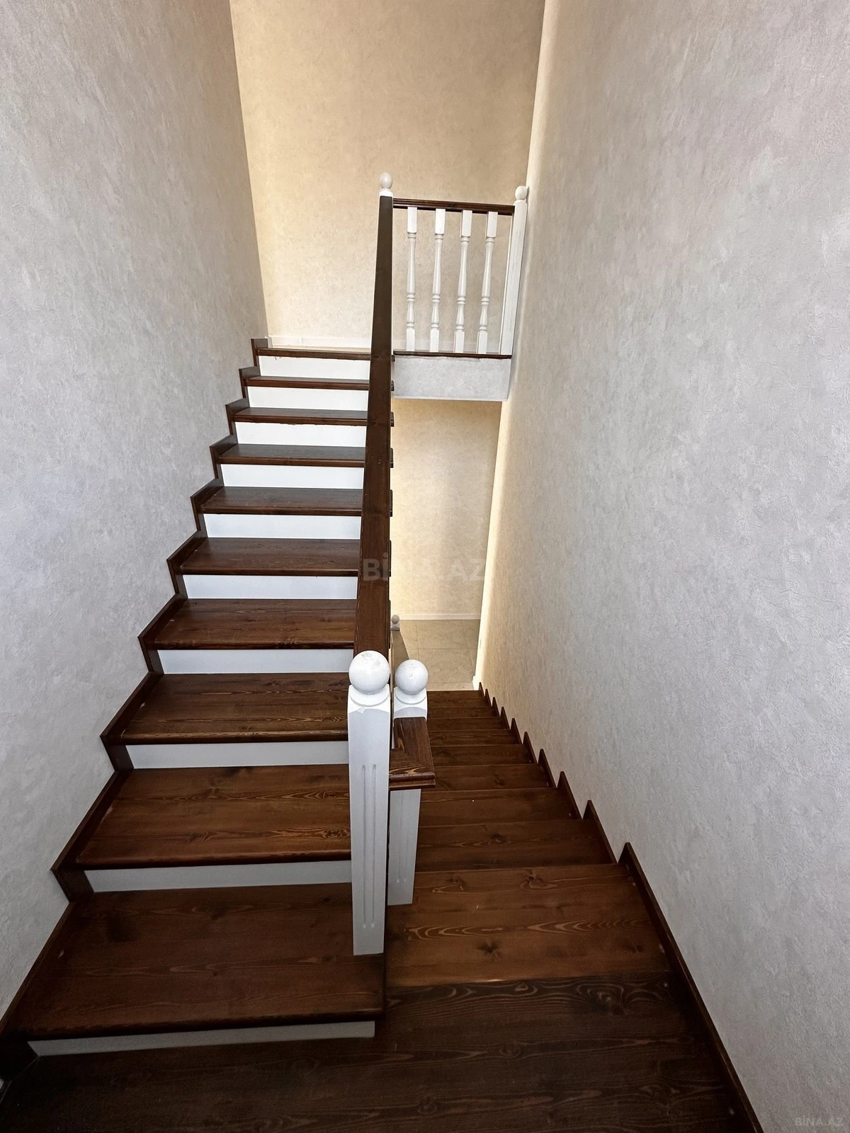 Satılır 4 otaqlı həyət evi 145 m²