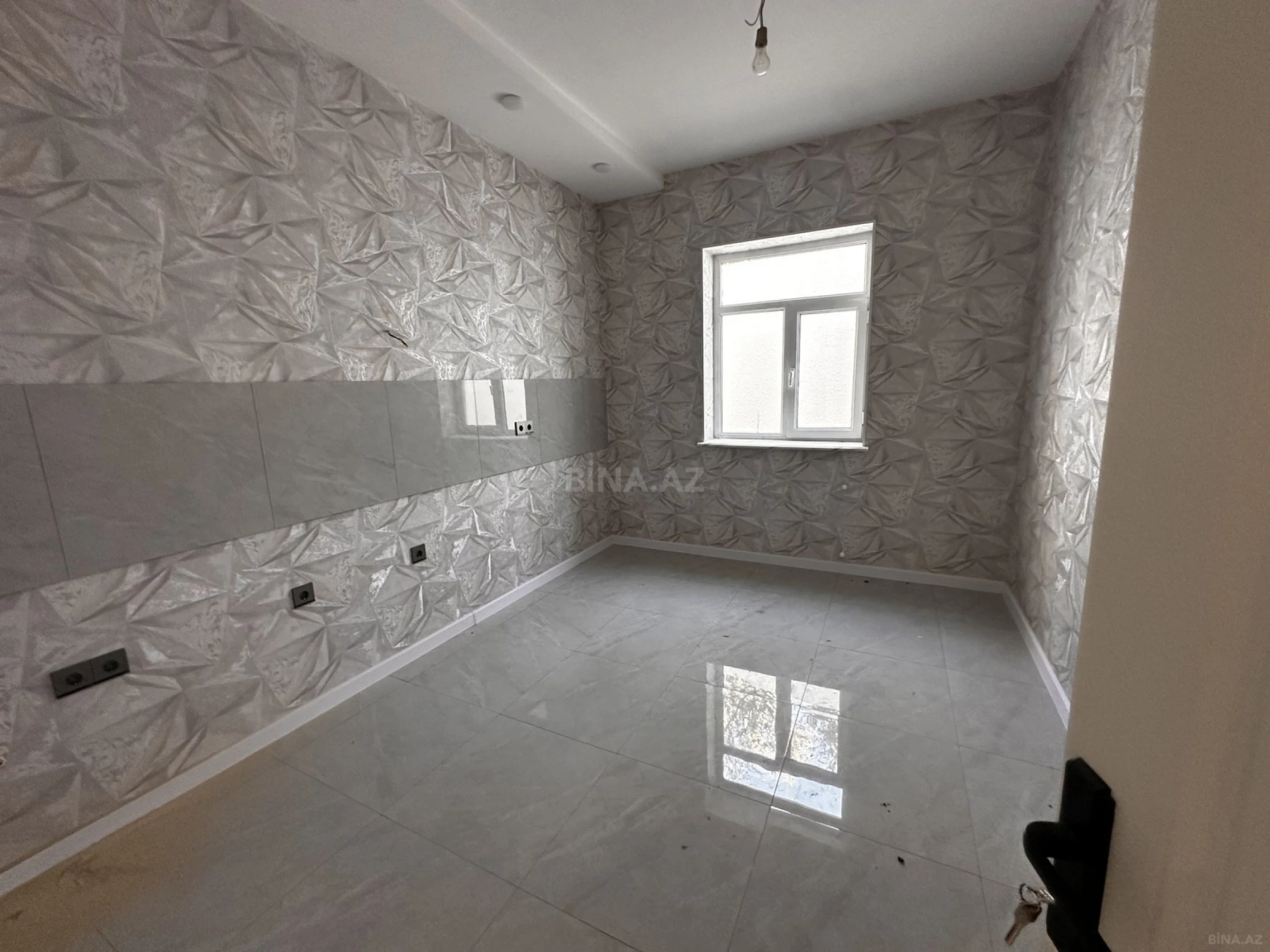 Satılır 4 otaqlı həyət evi 145 m²