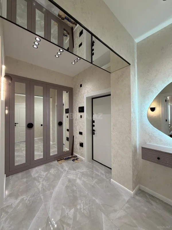 Satılır 2 otaqlı mənzil 70 m²