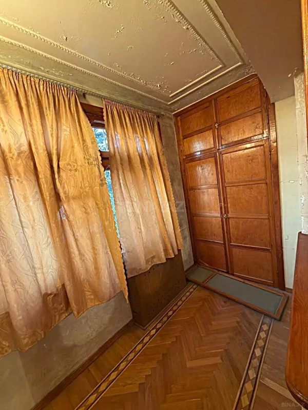 Satılır 4 otaqlı mənzil 100 m²